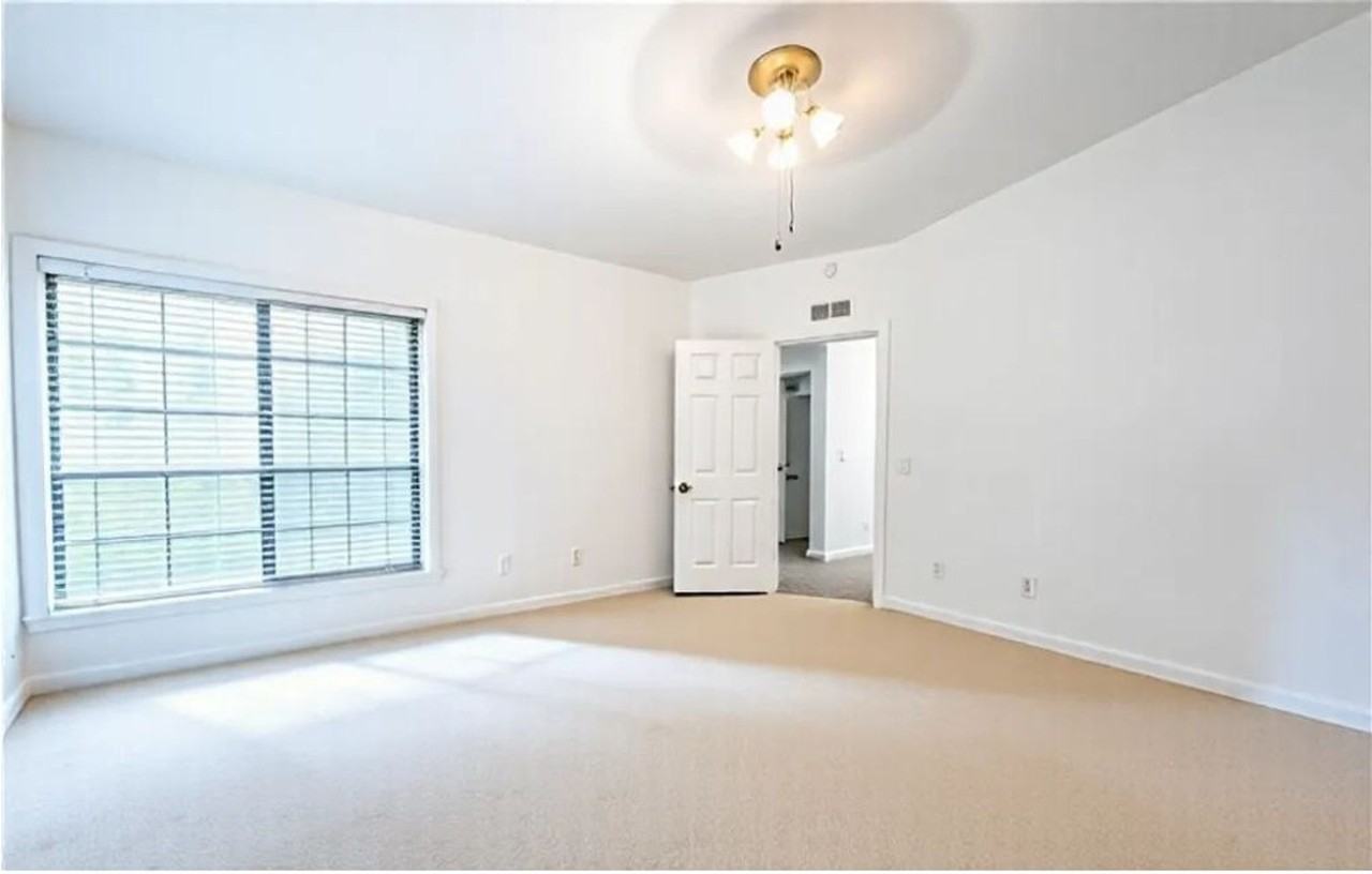 21602 Bedford Way - Photo 6 of 12