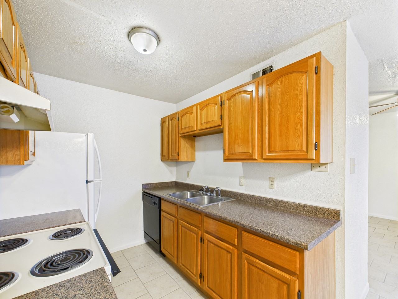 1502 Oakdale Cir #A - Photo 7 of 21