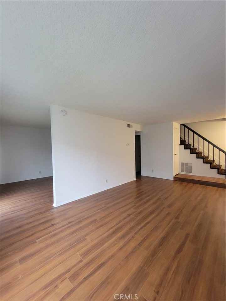 7515 Laurelgrove Ct - Photo 6 of 24