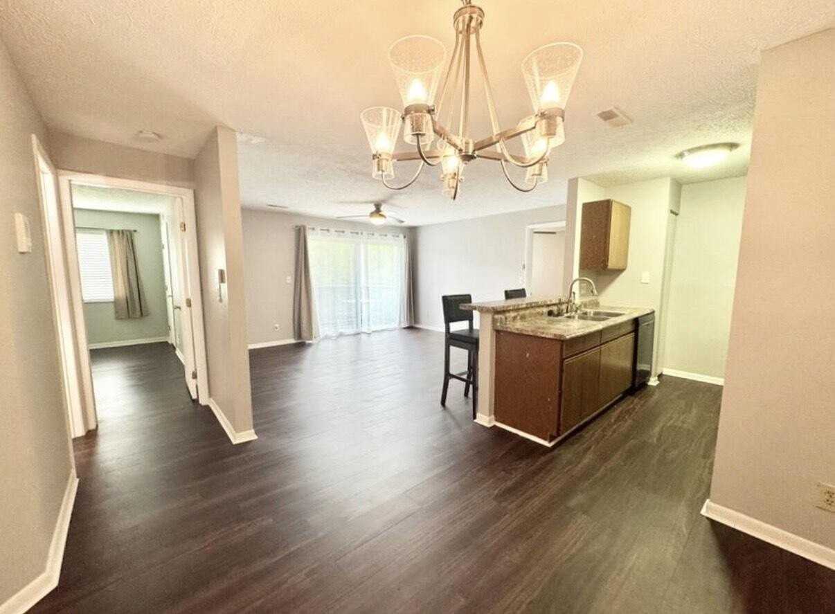 14 Woodland Hills Dr Ste 8 #8 - Photo 2 of 9