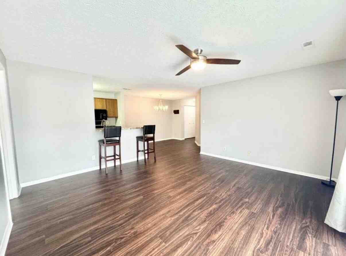 14 Woodland Hills Dr Ste 8 #8 - Photo 3 of 9