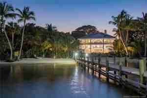 featured image of 3365 Se Saint Lucie Blvd