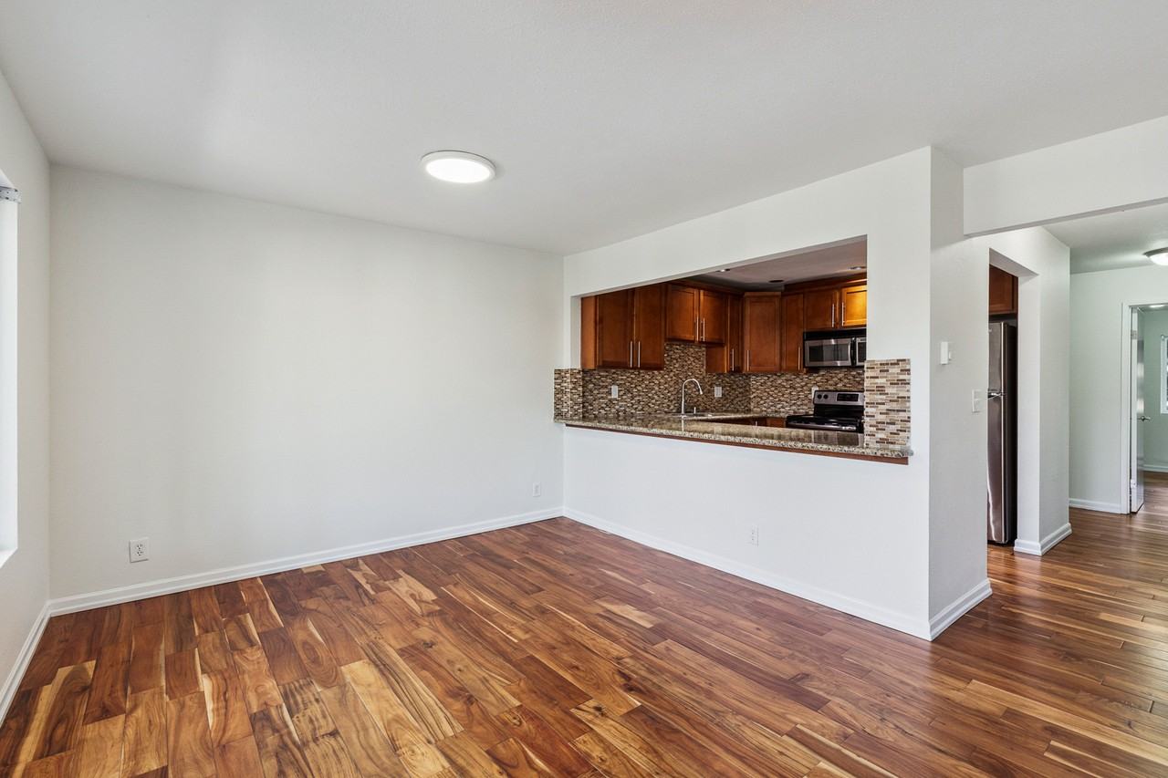 10410 Ne 32nd Pl #D103 - Photo 3 of 15