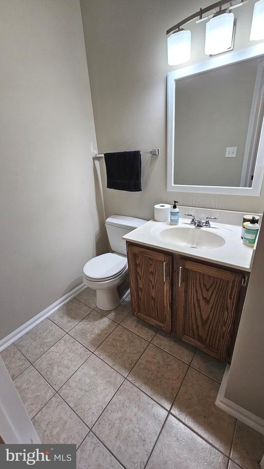 1196 Swanhill Court - Photo 4 of 32