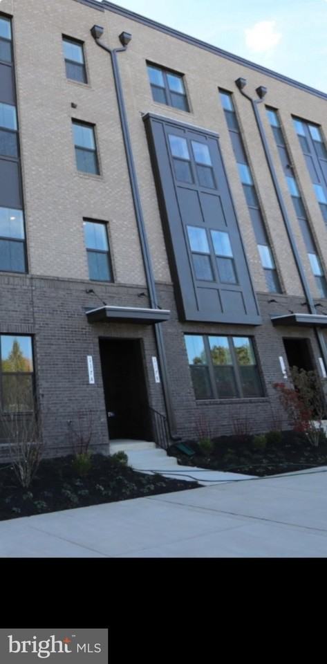 117 East Cromwell Street #A - Photo 2 of 35