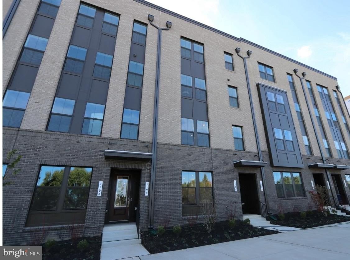 117 East Cromwell Street #A - Photo 3 of 35