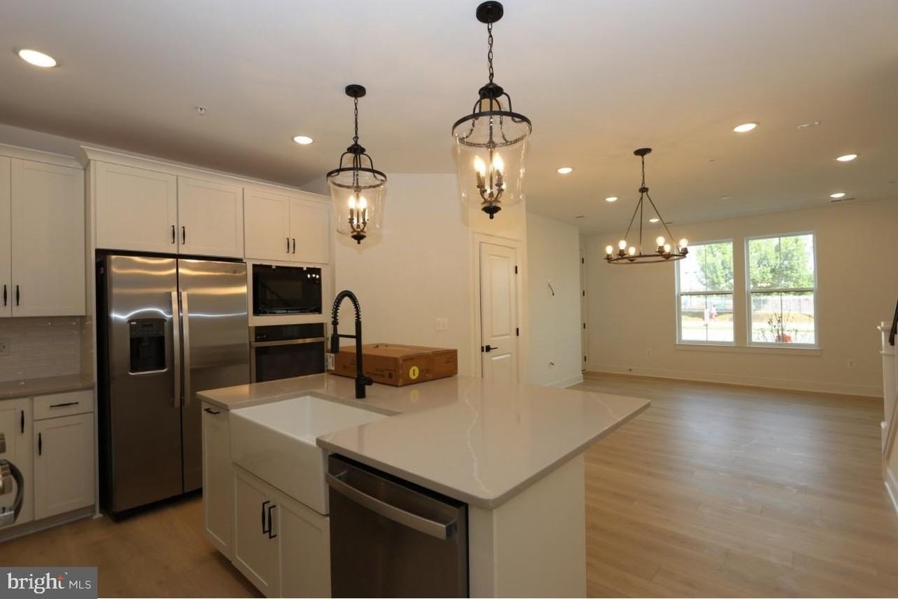 117 East Cromwell Street #A - Photo 5 of 35