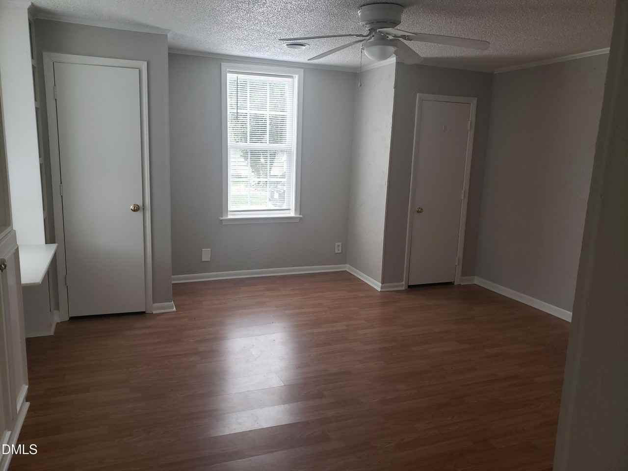 306 Moore Street - Photo 5 of 31