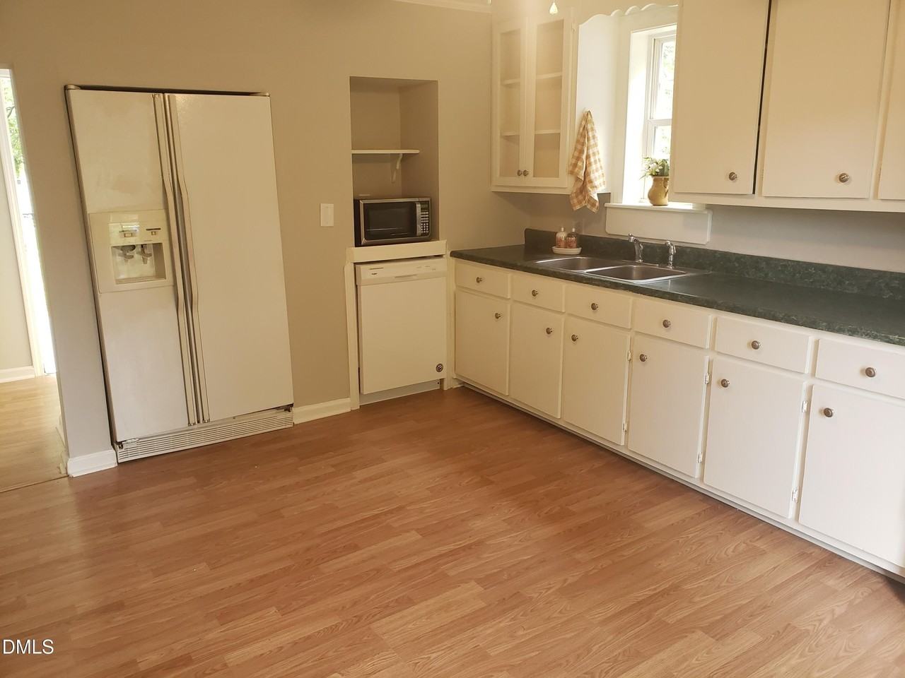 306 Moore Street - Photo 2 of 31