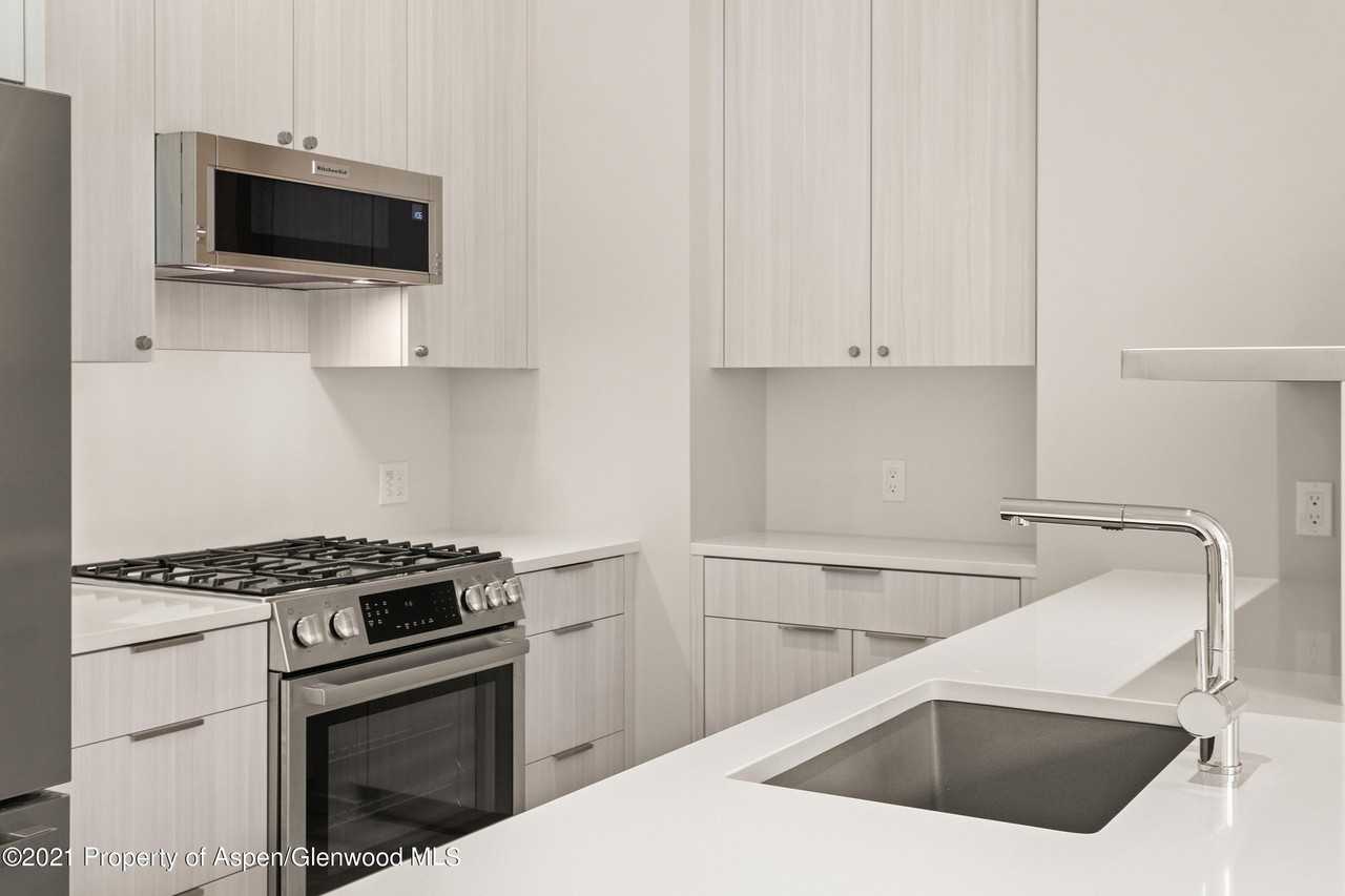 101 Willits Lane #202 - Photo 4 of 12