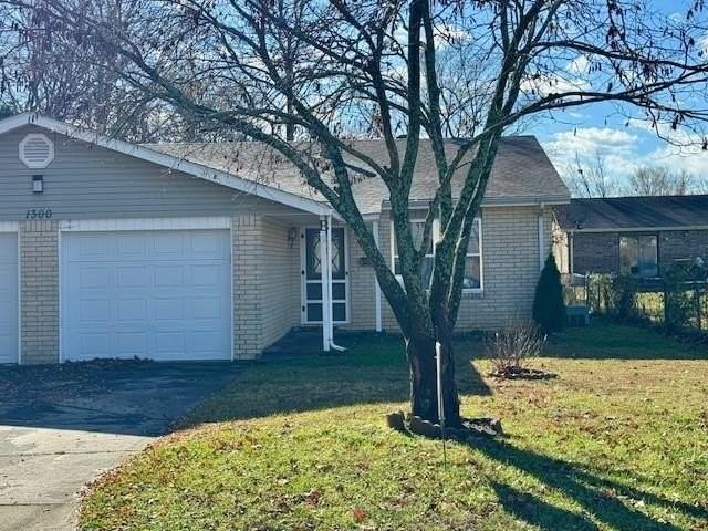 1300 West Rolling Oaks Drive #B