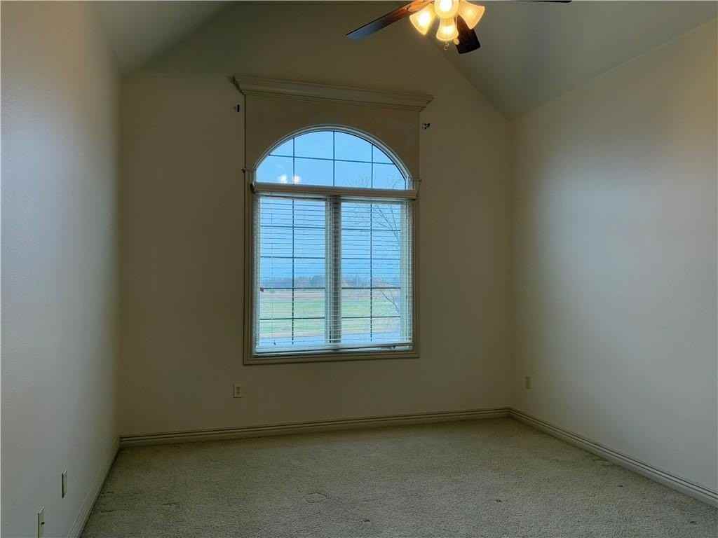 2509 S Everest Ave - Photo 4 of 11