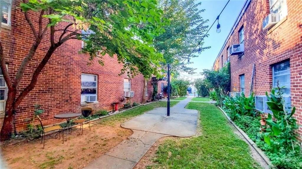 625 W Dickson St #2 - Photo 3 of 13