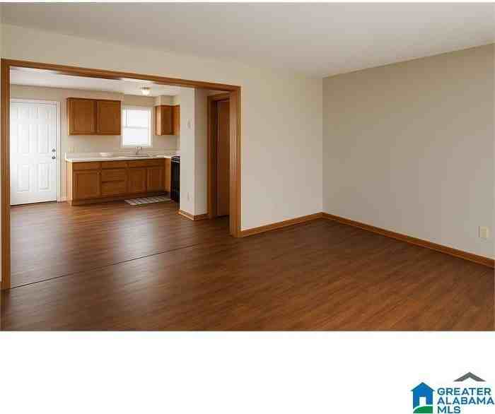 611 Center Way S - Photo 3 of 6