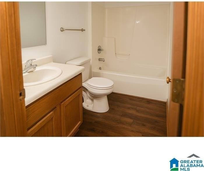 611 Center Way S - Photo 4 of 6