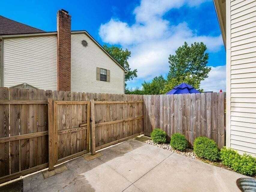 5297 Brandy Oaks Ln - Photo 2 of 21