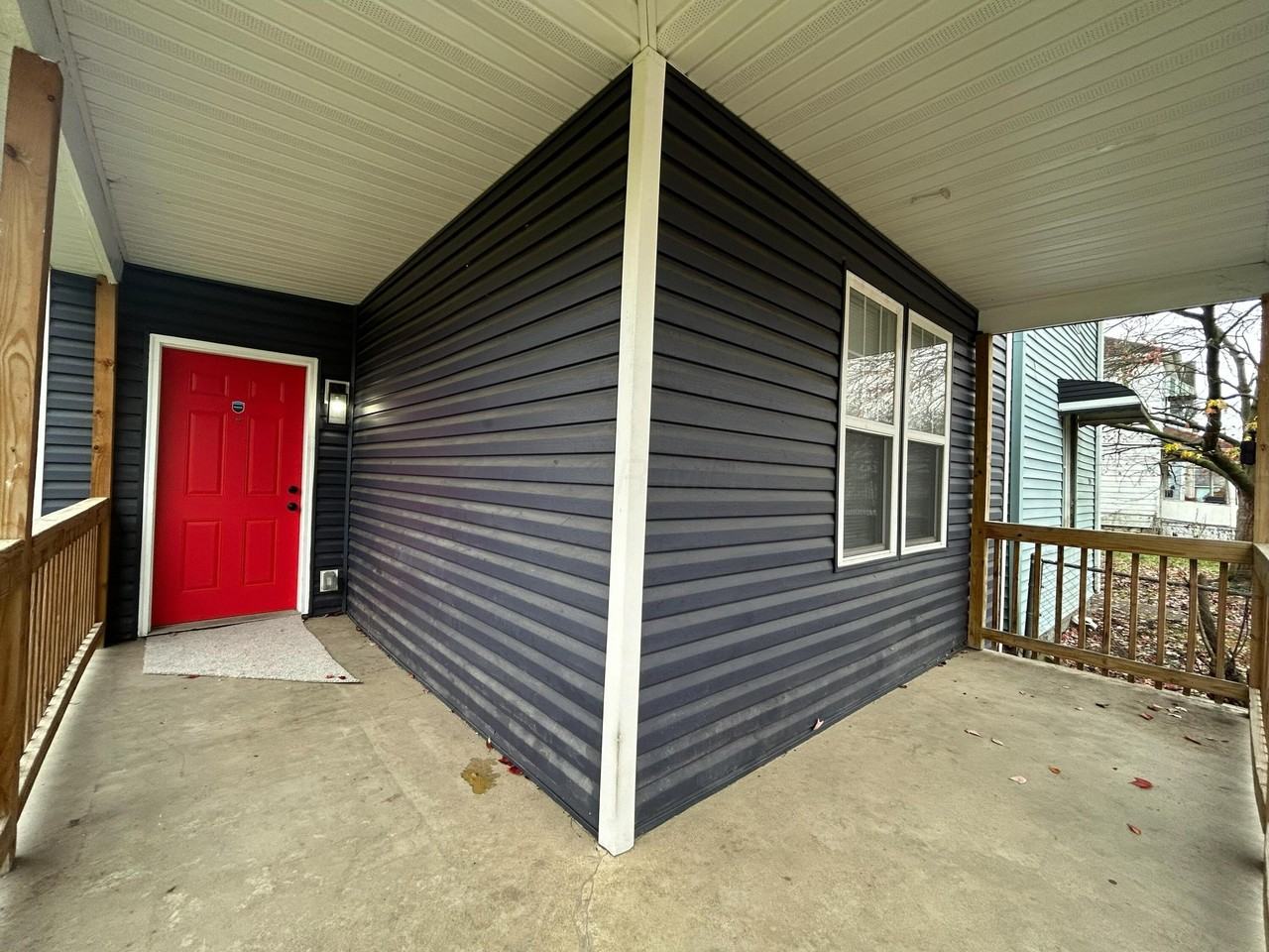 208 N Guilford Ave - Photo 4 of 34