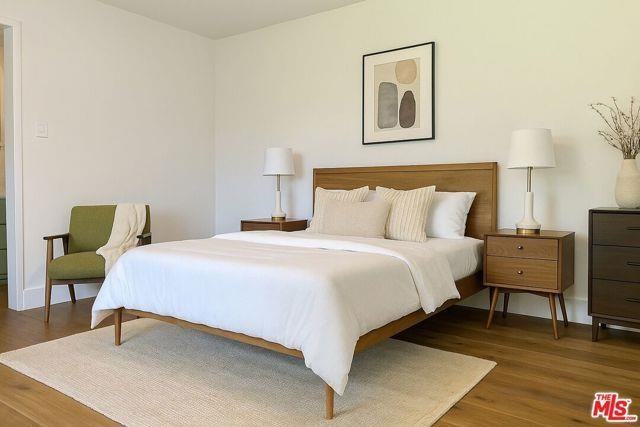 13104 Magnolia Boulevard - Photo 2 of 8