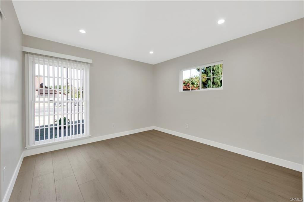 22540 Roscoe Blvd - Photo 2 of 8