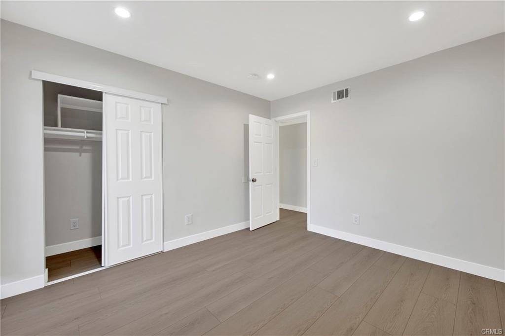 22540 Roscoe Blvd - Photo 3 of 8