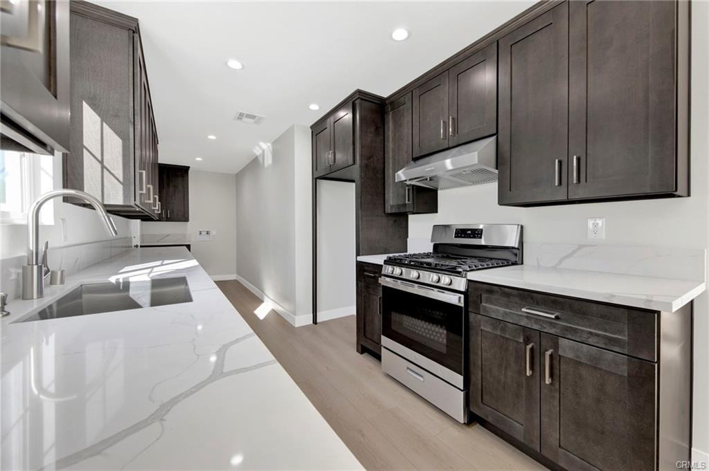 22540 Roscoe Blvd - Photo 5 of 8