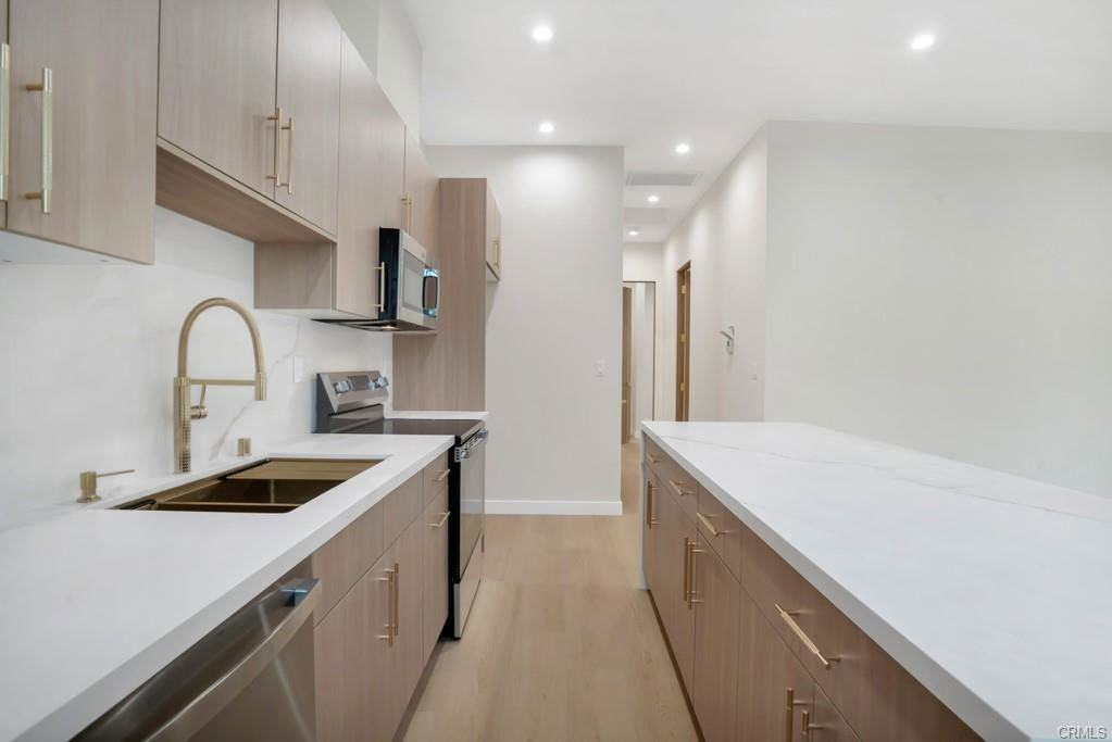 17425 Los Alimos St #17423 - Photo 2 of 8