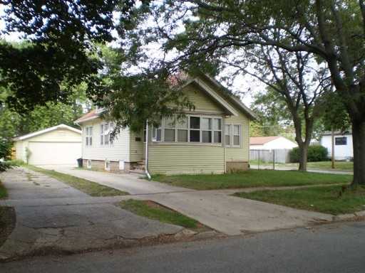 2226 Fremont St - Photo 2 of 9