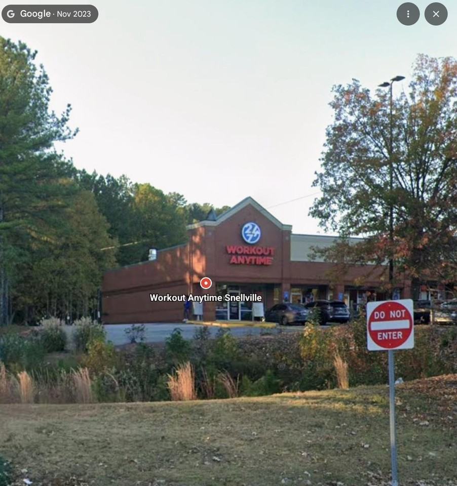 Chesterfield Ct - Photo 4 of 13