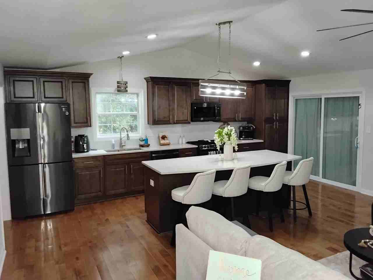 Chesterfield Ct - Photo 5 of 13