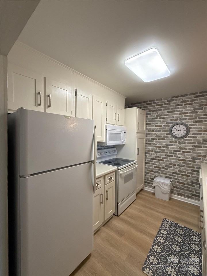 1323 Queens Road #322 - Photo 5 of 22