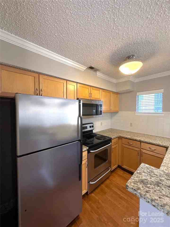 2518 Cranbrook Lane #4 - Photo 5 of 12