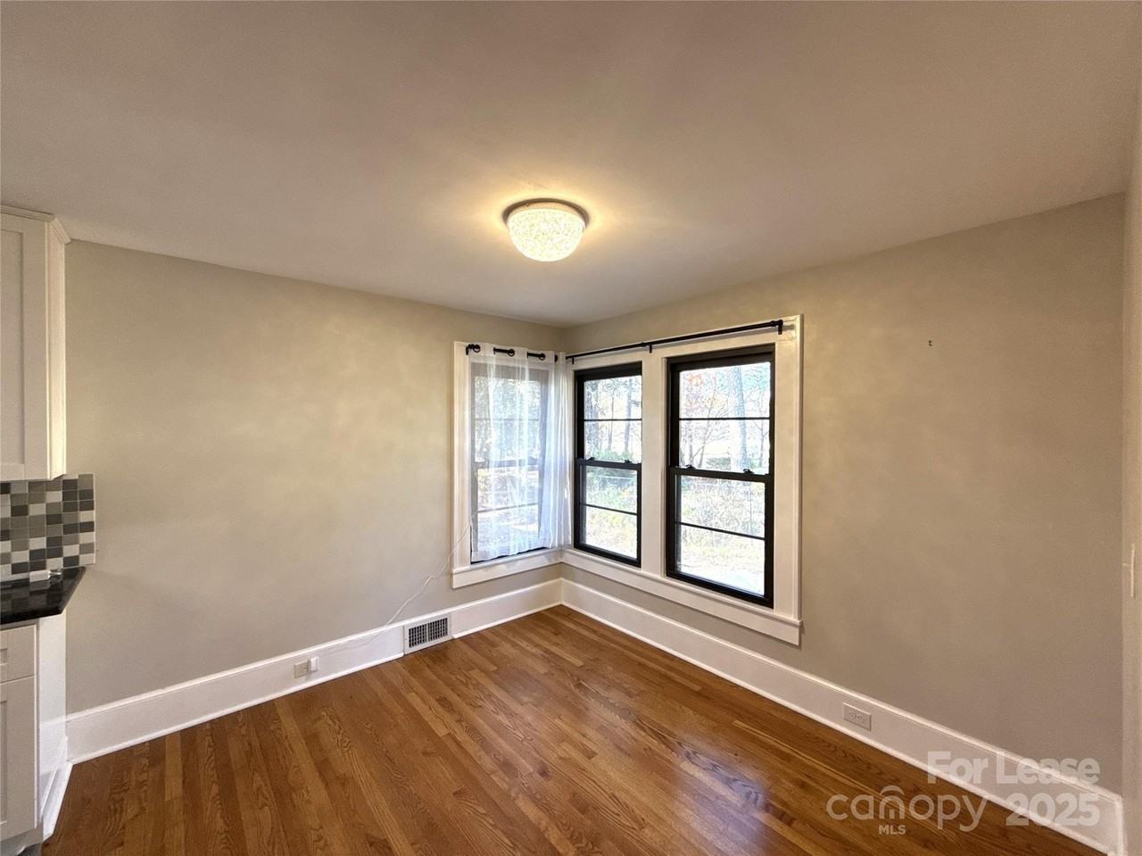 2023 Robin Road - Photo 3 of 17