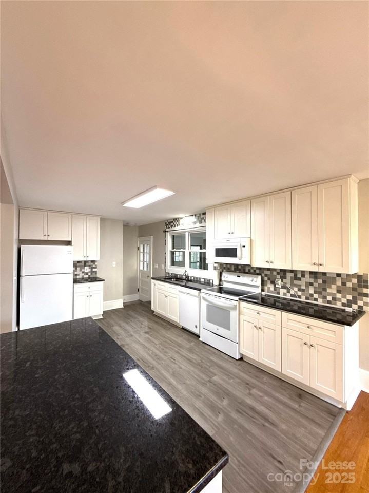 2023 Robin Road - Photo 5 of 17