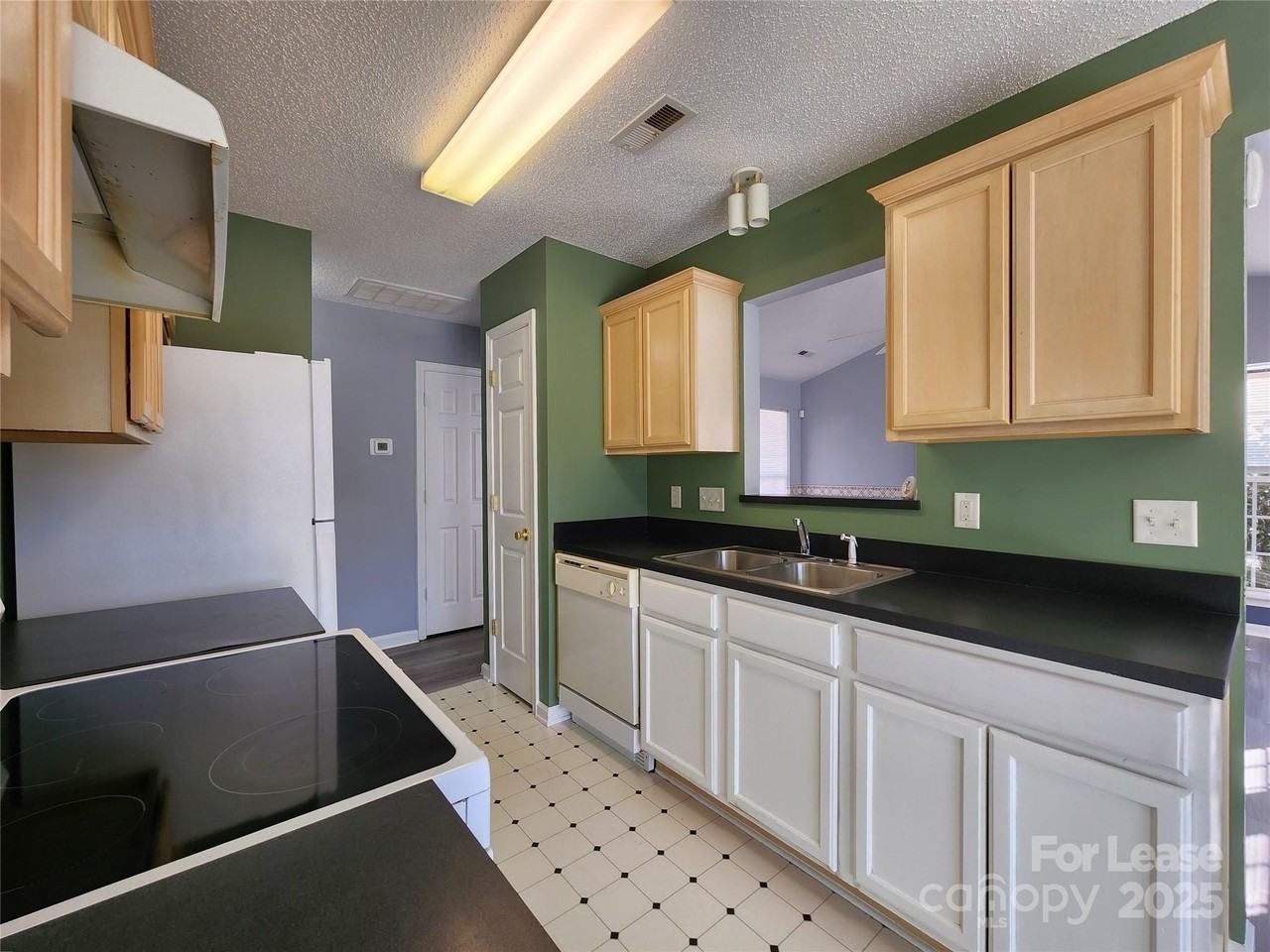 4958 Astonshire Ln - Photo 5 of 24