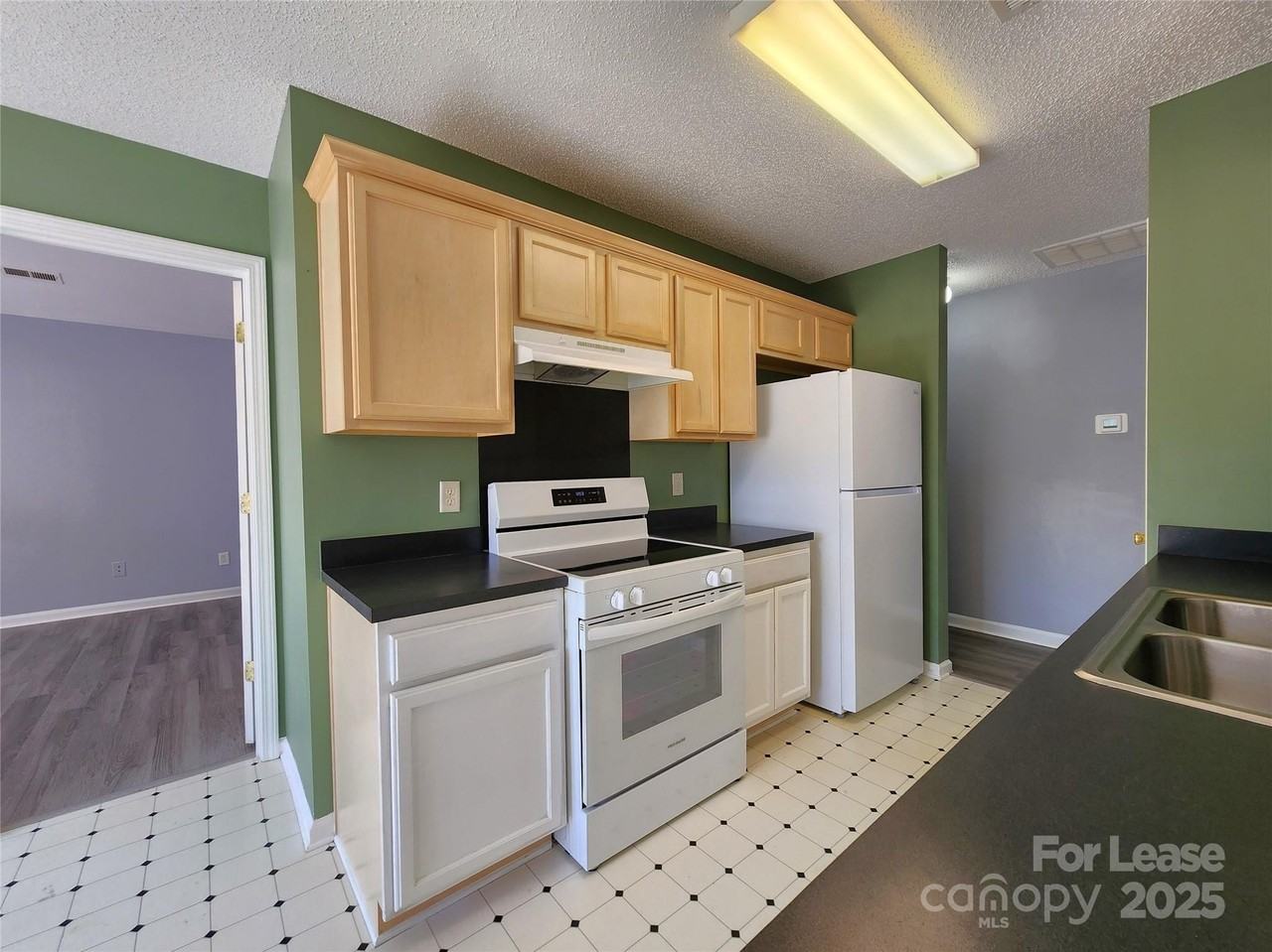 4958 Astonshire Ln - Photo 6 of 24