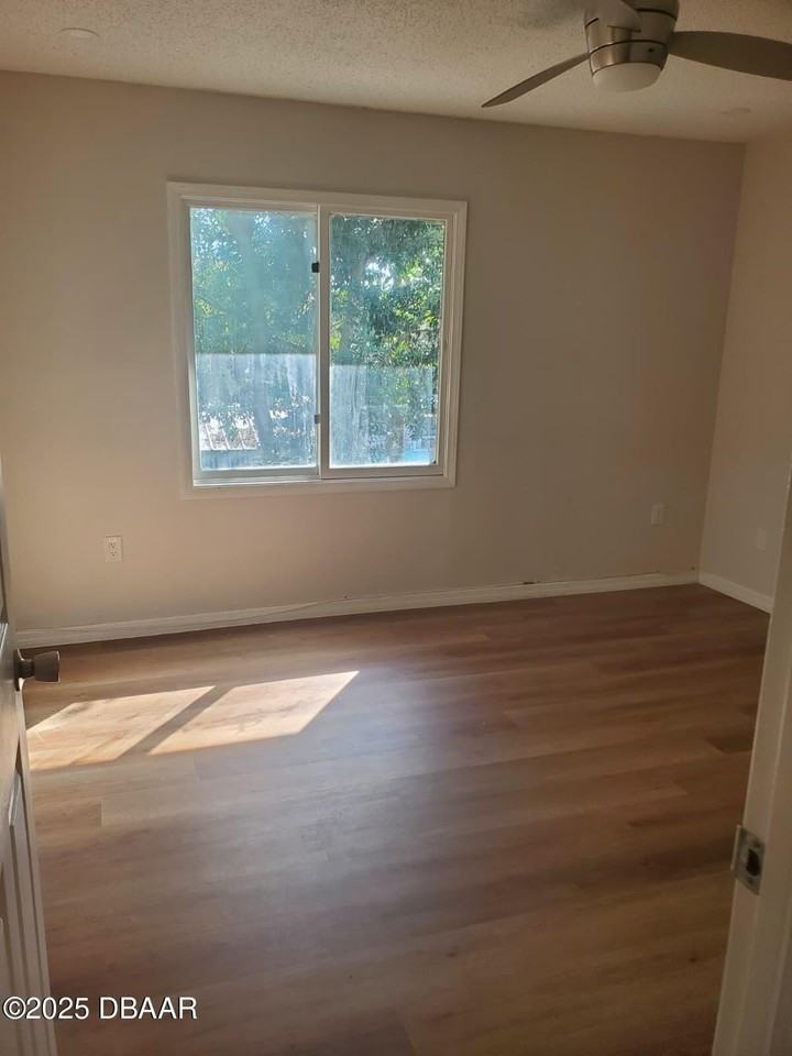 814 N Halifax Ave - Photo 7 of 15