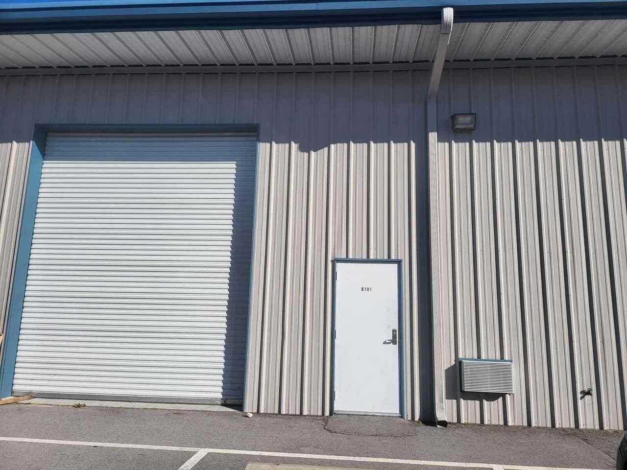 17618 Ashley Dr Unit B #B101 - Photo 3 of 8