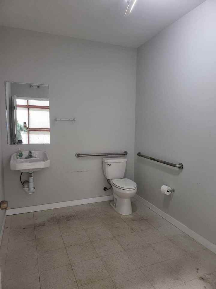 17618 Ashley Dr Unit B #B101 - Photo 5 of 8