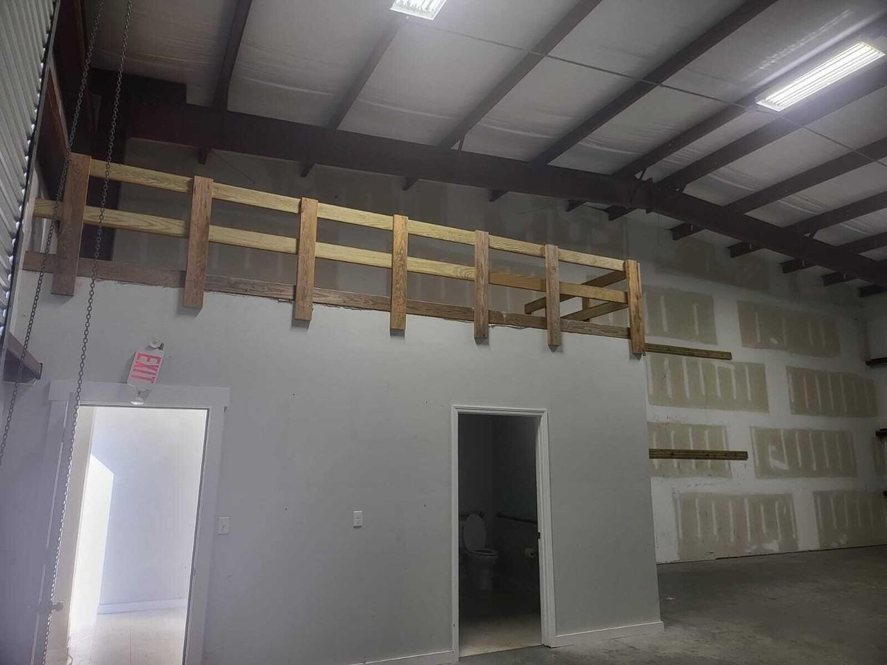 17618 Ashley Dr Unit B #B101 - Photo 6 of 8