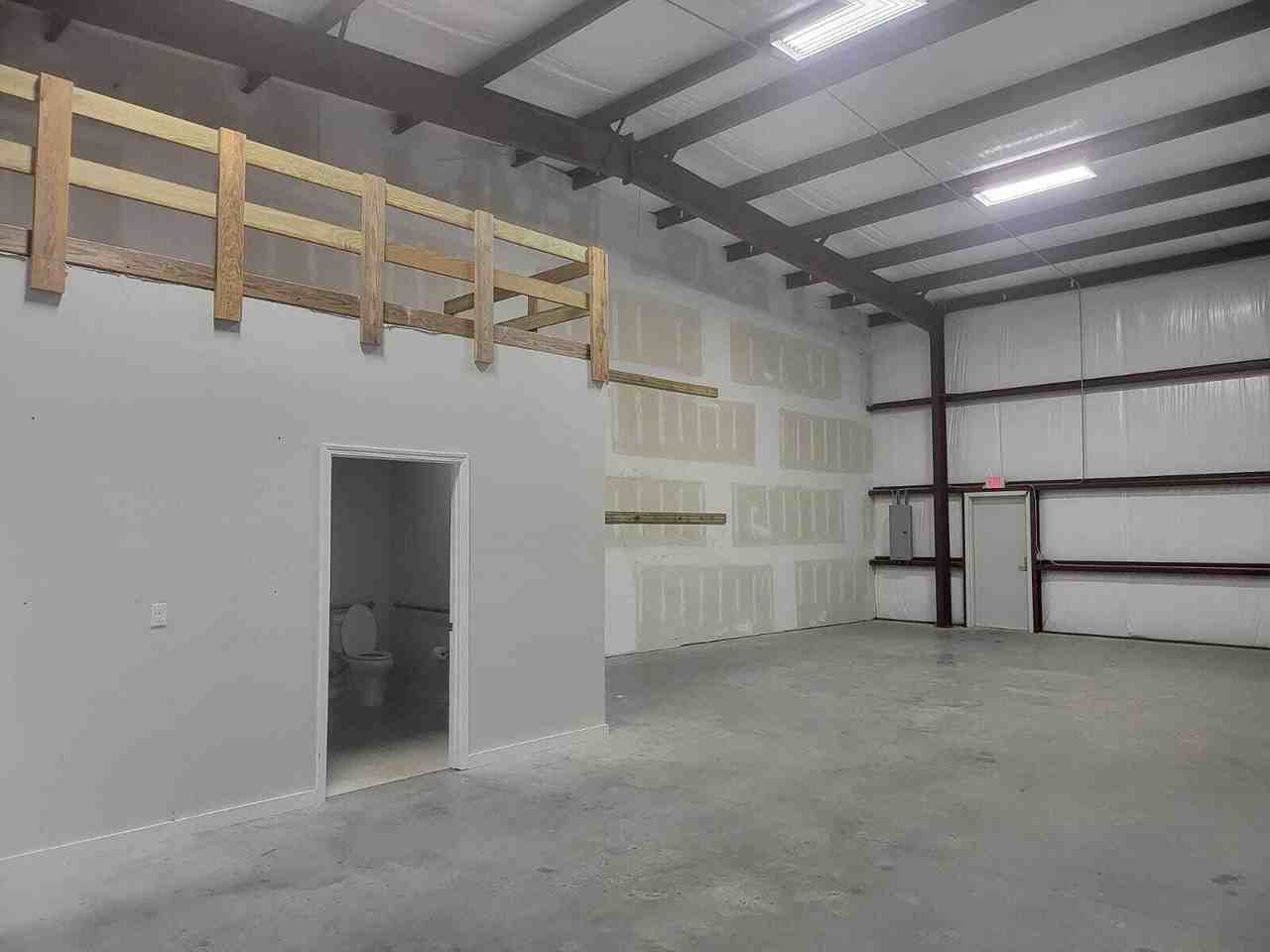 17618 Ashley Dr Unit B #B101 - Photo 7 of 8