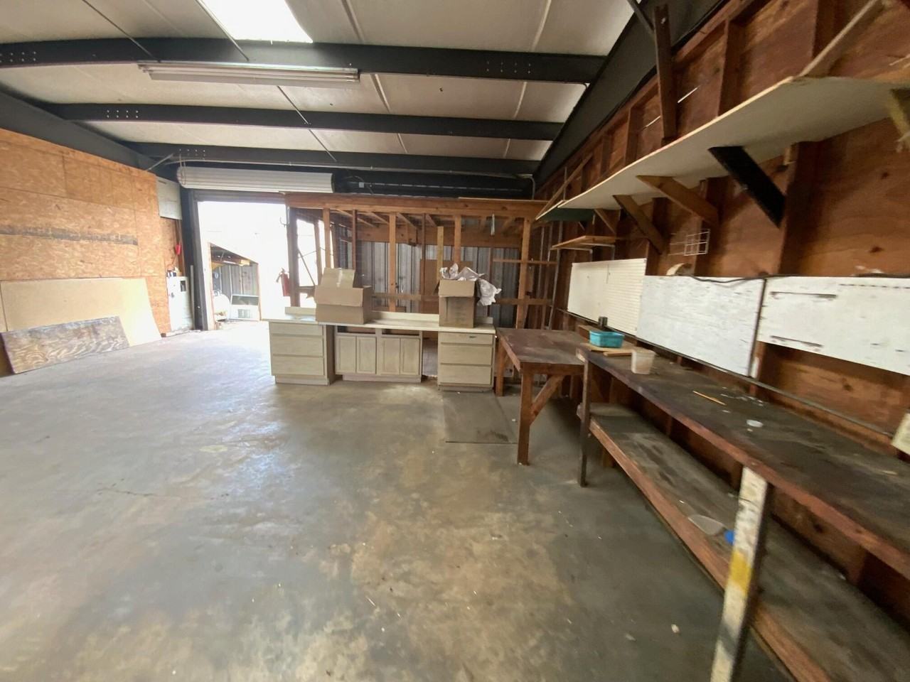 213 Truman St - Photo 6 of 8