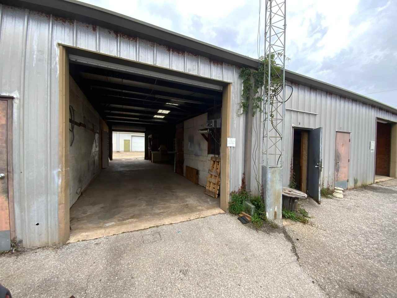 213 Truman St - Photo 7 of 8