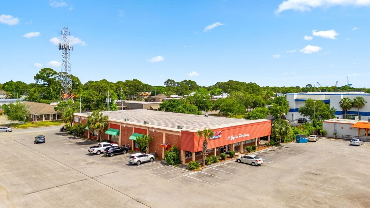 11 Eglin Pkwy Se - Photo 3 of 16