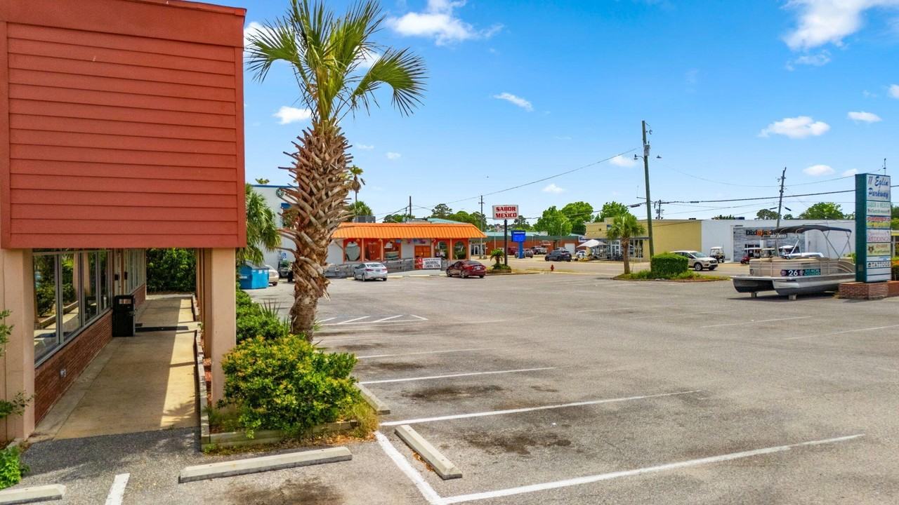 11 Eglin Pkwy Se - Photo 4 of 16