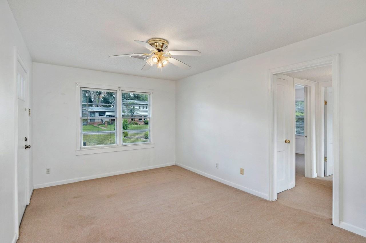 44 Oxford Street - Photo 6 of 25