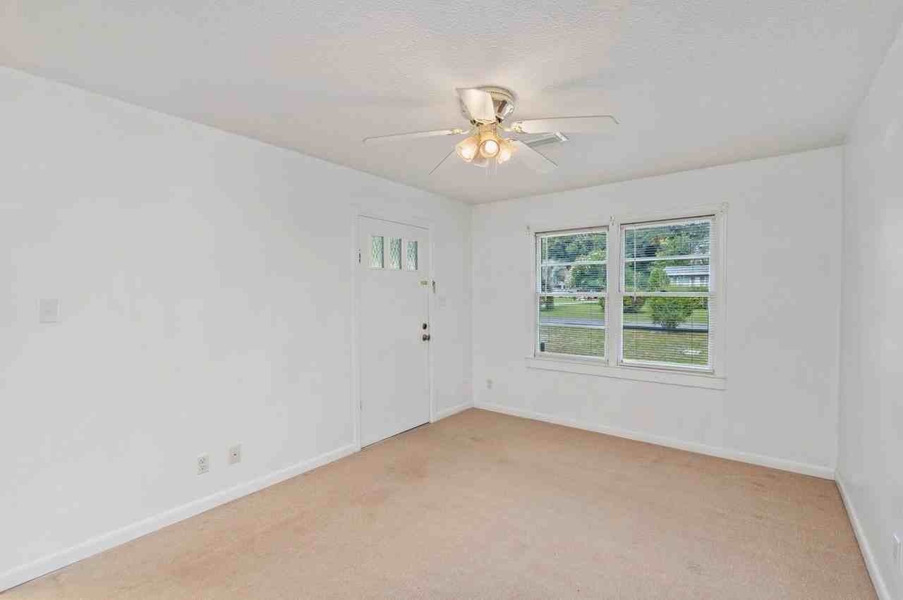 44 Oxford Street - Photo 7 of 25