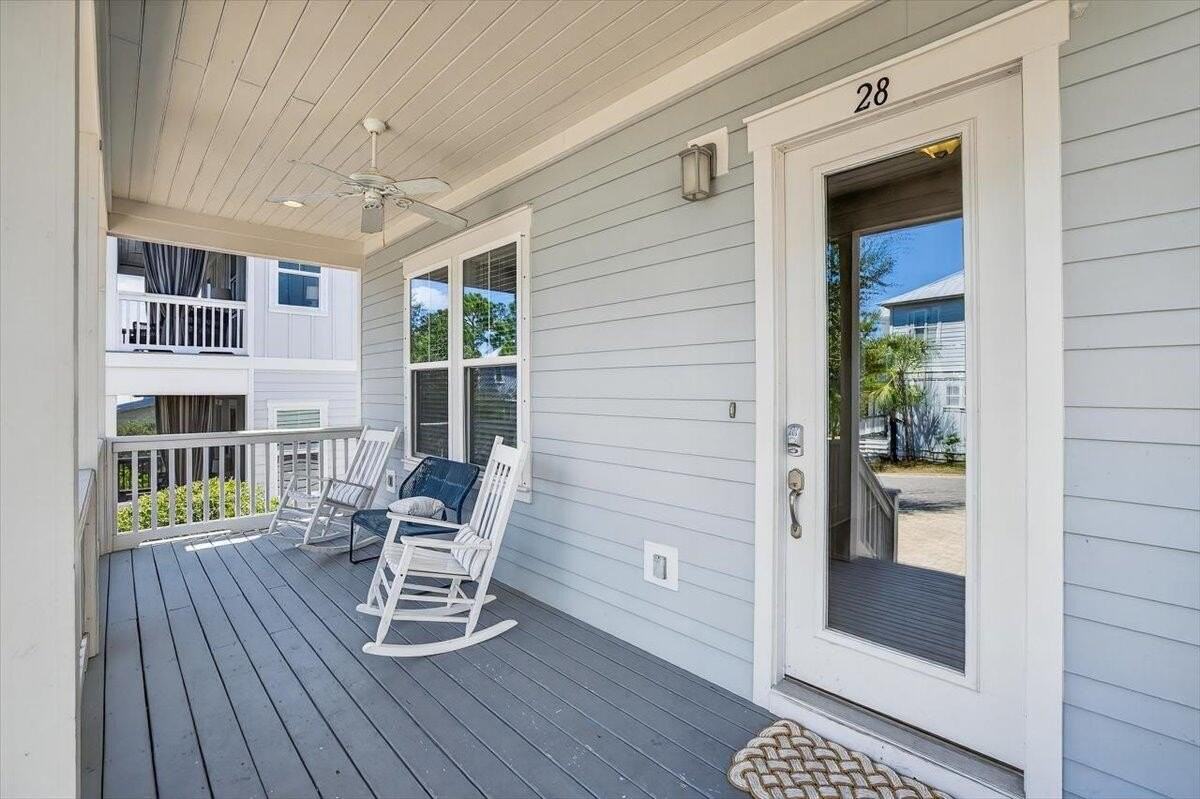 28 Emerald Beach Circle - Photo 4 of 46