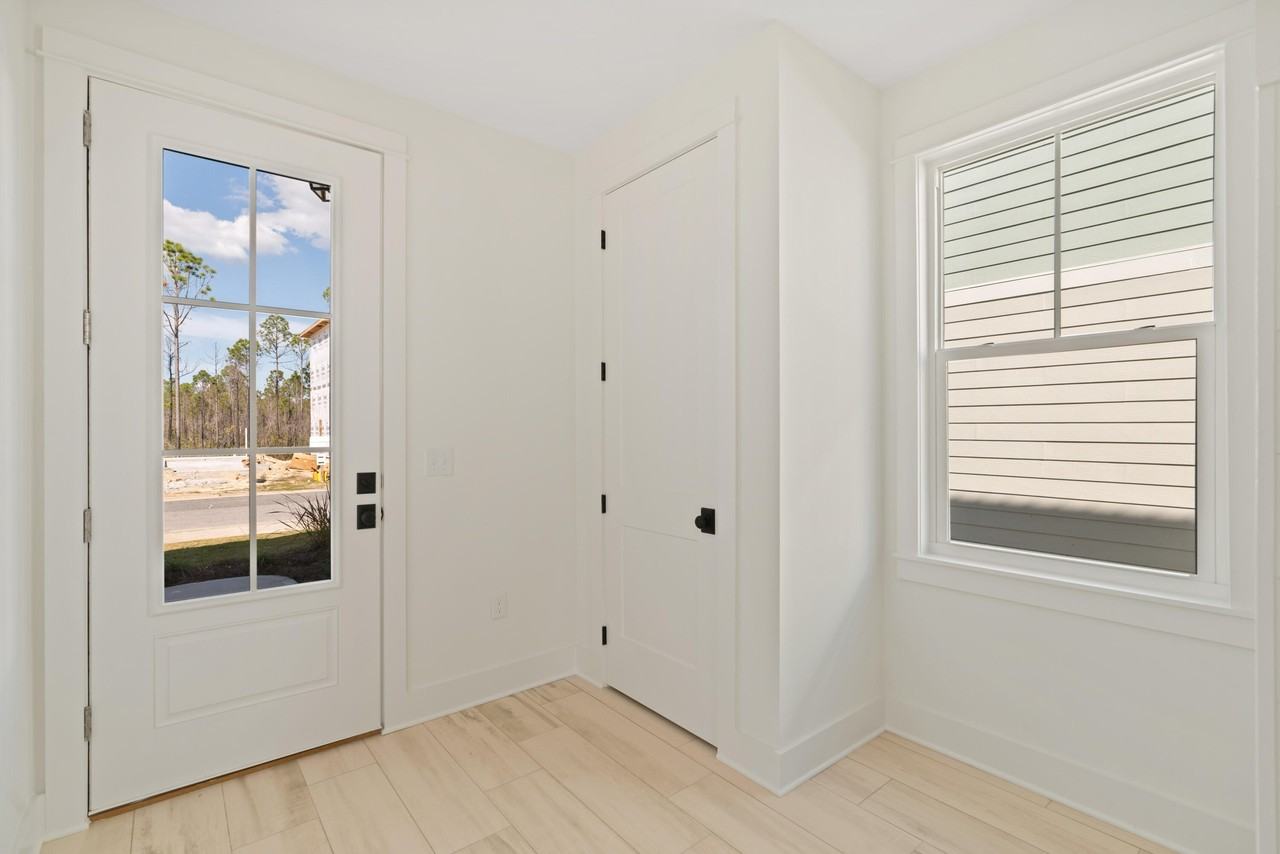 94 Woodshire Dr - Photo 4 of 40