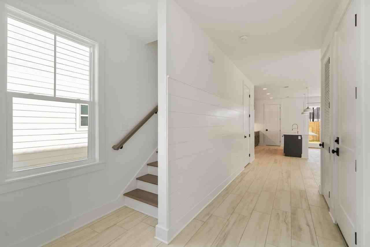 94 Woodshire Dr - Photo 5 of 40