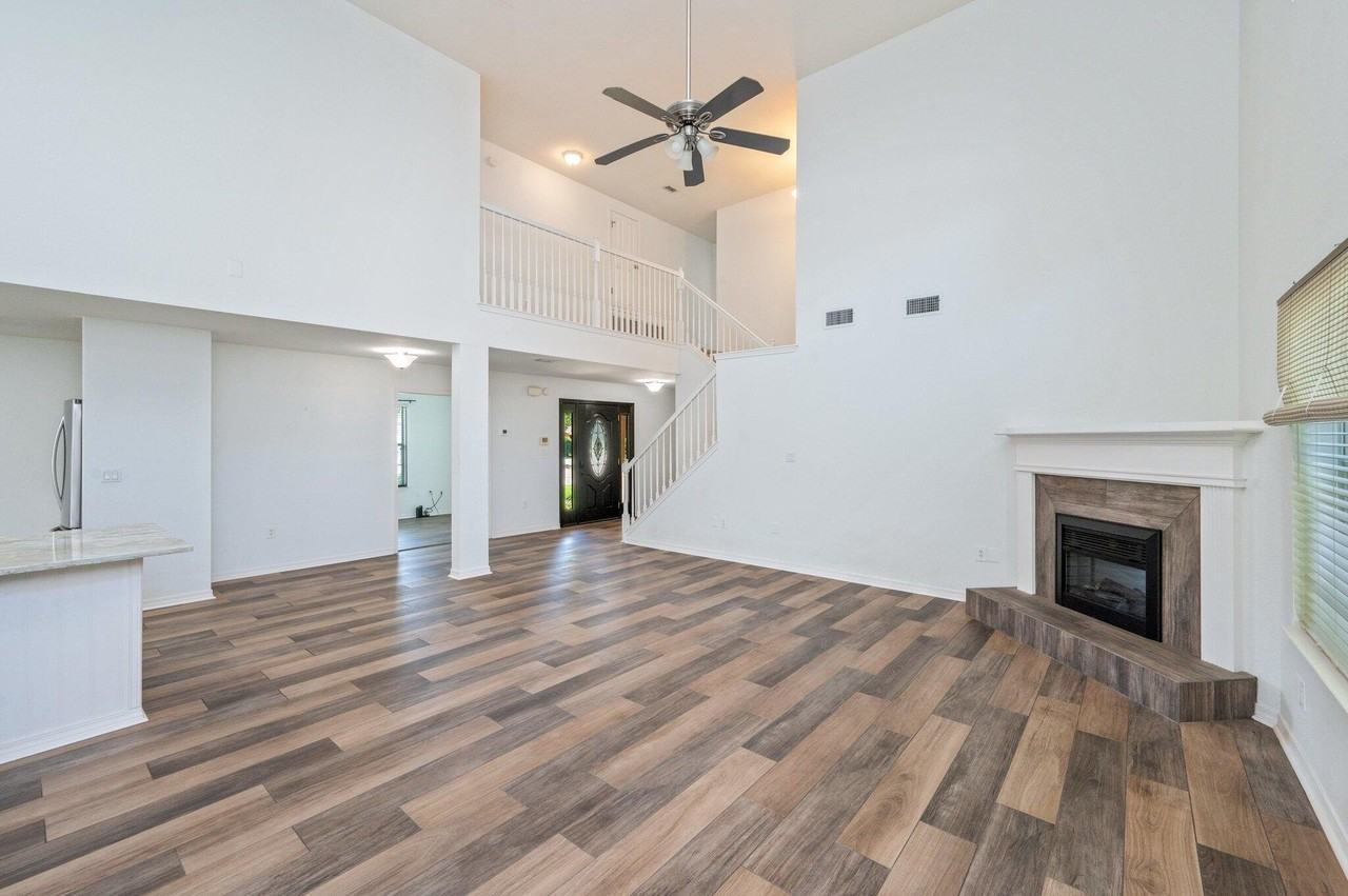 265 Chipola Cove - Photo 5 of 33